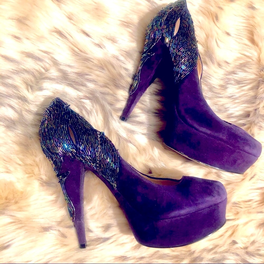 🦚🦚🦚 Enzo Angiolini Suede Embellished Pumps